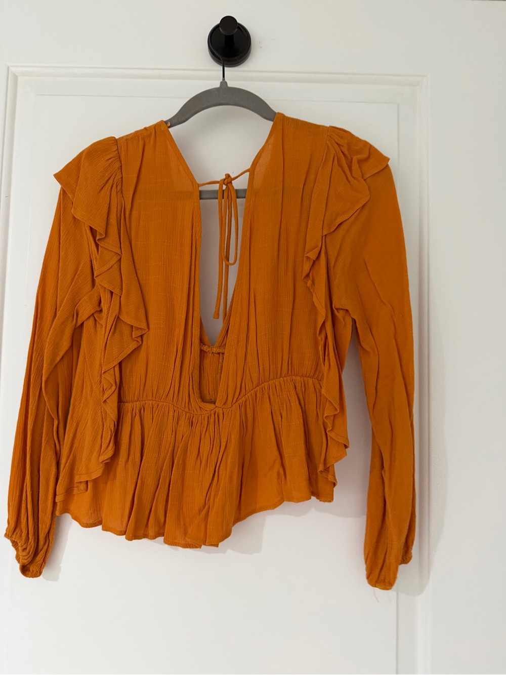 Le Lis Rust Orange Ruffle Button-Front Blouse - Picture 2 of 2
